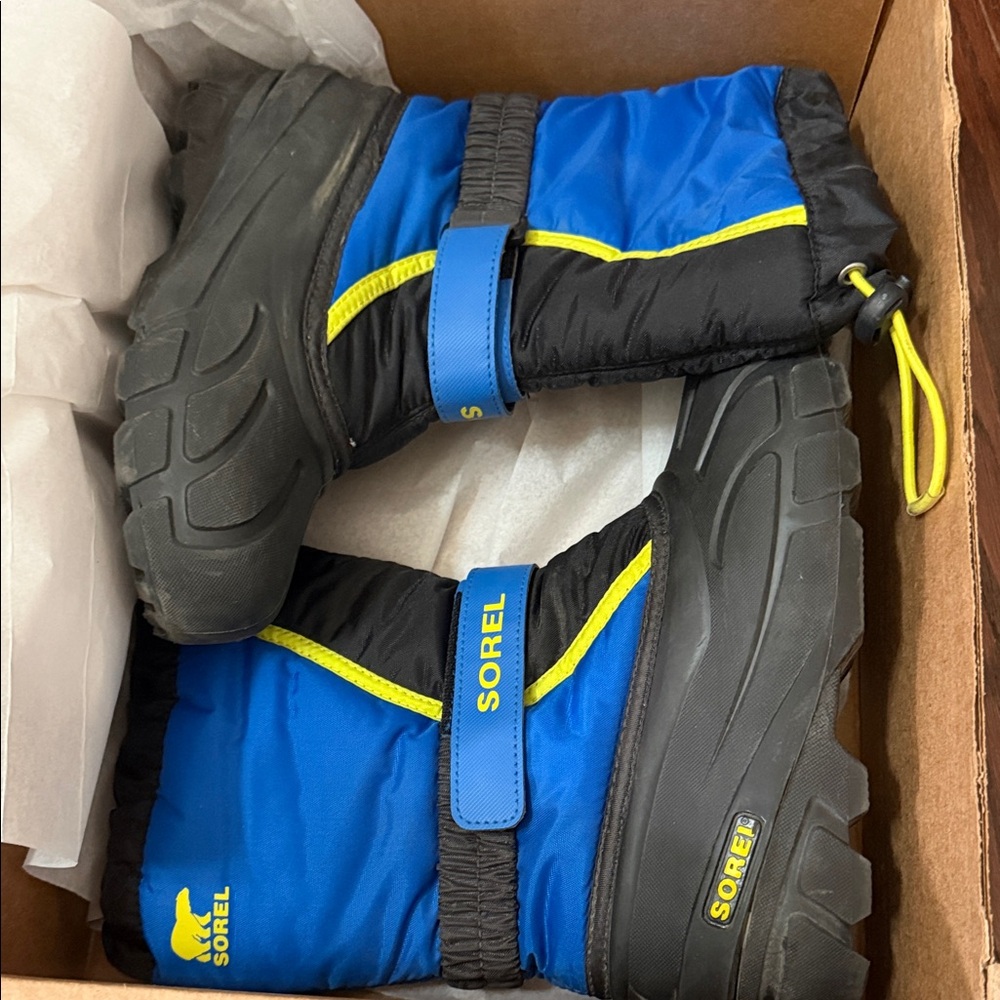 SOREL kids Youth Flurry winter Insulated Waterproof Boots Size US 4